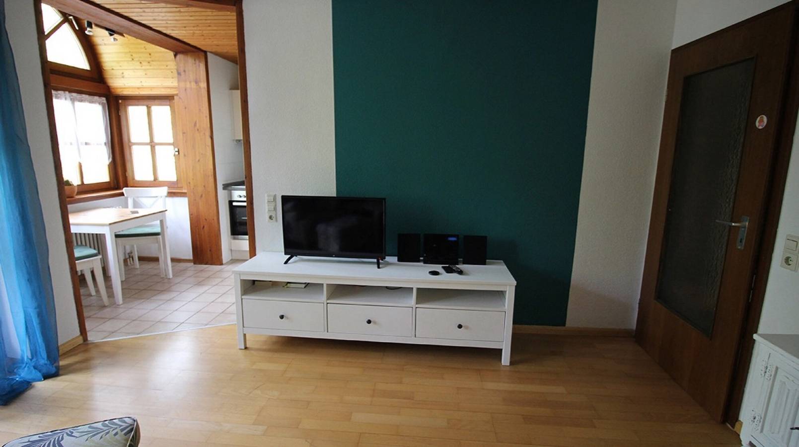 Ganzes Studio, Einzimmerwohnung '1 Zimmer Appartement 36' mit Balkon und Wlan in Bad Krozingen, Südschwarzwald