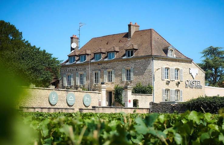 Hôtel pour 4 personnes, avec piscine ainsi que jardin et vue à Morey-Saint-Denis