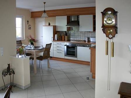 Ganze Ferienwohnung, 4-Bett-Ferienwohnung mit Balkon in Gerolstein, Vulkaneifel