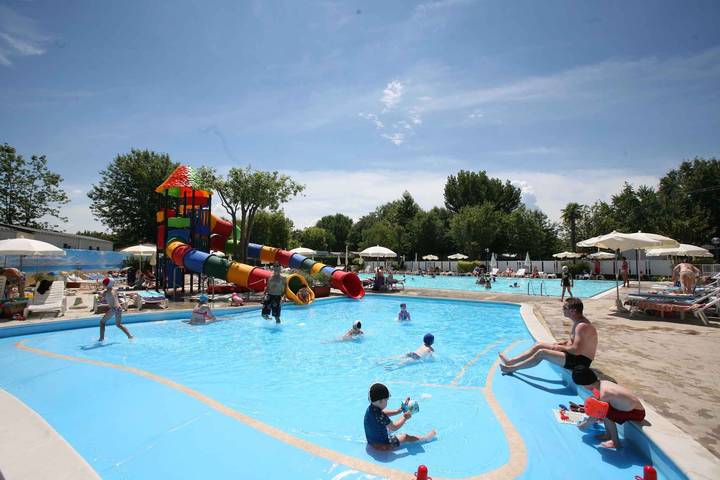 Wohnwagen für 5 Personen, mit Garten in Peschiera del Garda - 3