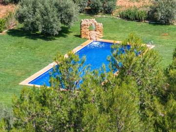 Casa rural para 16 personas, con jardín además de piscina y vistas, Se admiten mascotas en Alcaraz