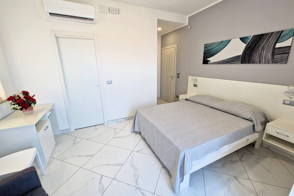 Modern and cozy rooming house a stone's throw from the historic center in Pizzo, Vibo Valentia Provinz