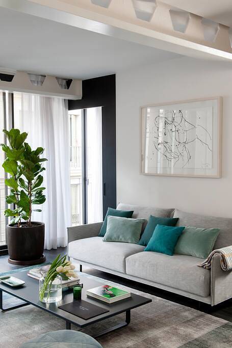 Robin - Lifestyle Apartment in Barcelona's Golden Triangle in Barcelona Centre, Barcelona