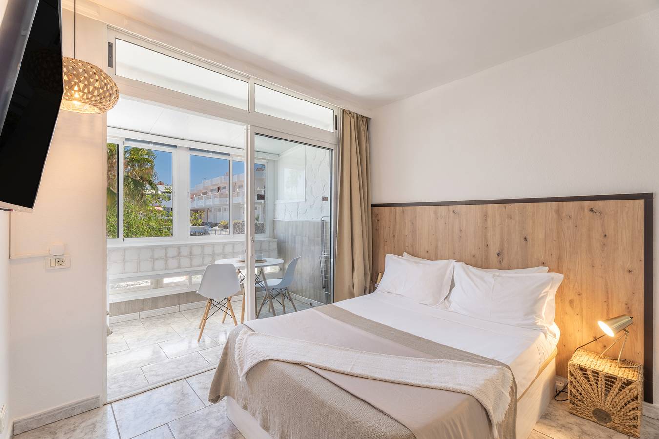 Studio entier, Studio de vacances 'Hand Made Suite' avec piscine partagée, Wi-Fi et climatisation in Costa del Silencio, Arona