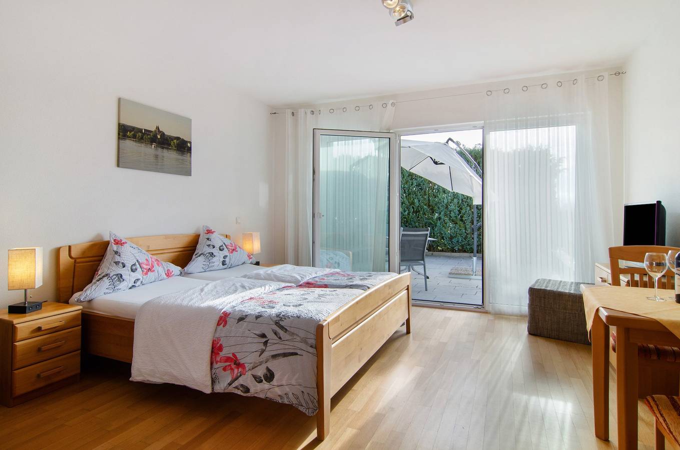 Zimmer 'Zimmer 5' mit Privatterrasse, Gemeinschaftsgarten und Wi-Fi in Reichenau, Untersee