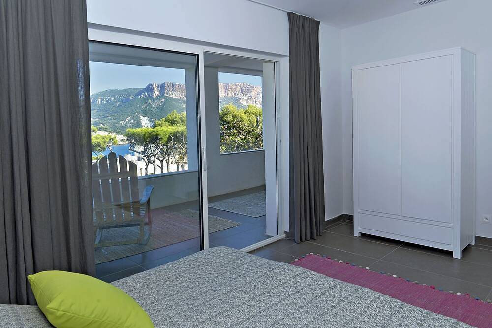 Hervorragende Villa 16/18 Pers. 100 m vom Strand entfernt! in Cassis, Nationalpark Calanques