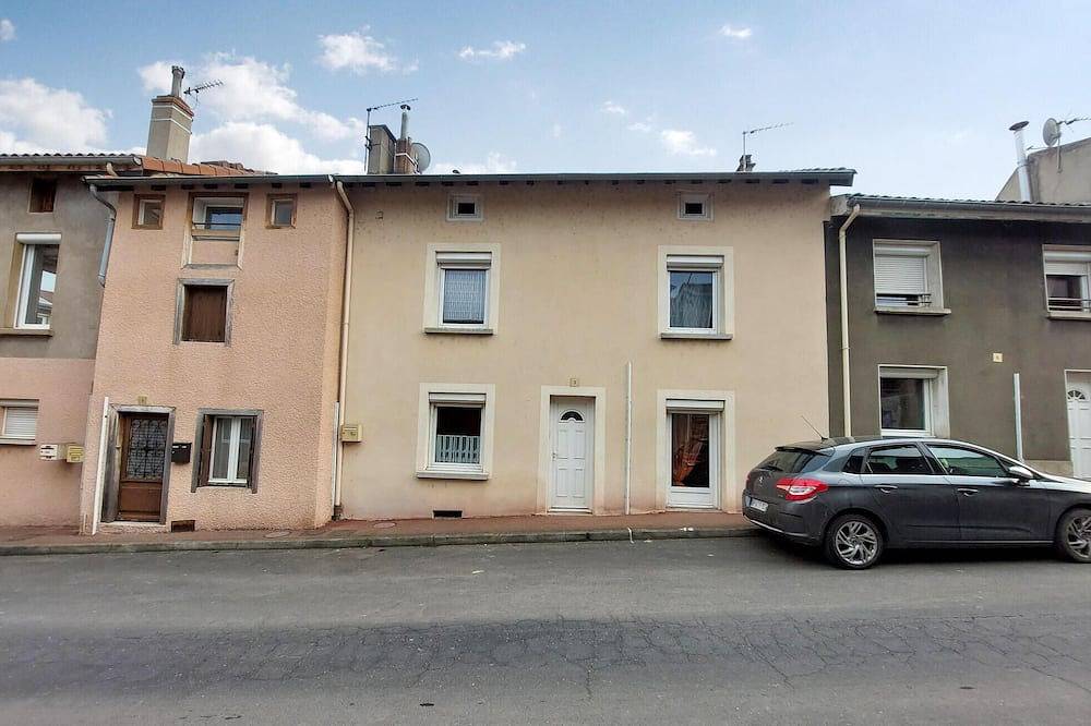 2 bedroom pet friendly home in Bas-en-Basset in Bas-en-Basset, Haute-Loire