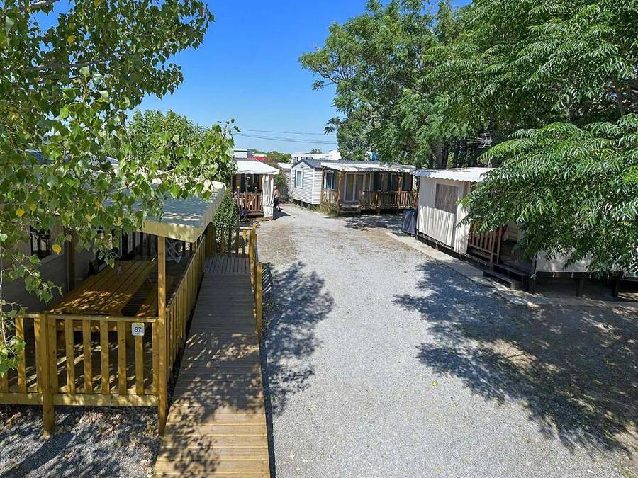 Flower Camping Altea - Mobilheim 4 personen - Mobilheim Standard 24m² (2 Zimmer - ohne eigene Sanitäranlagen) + halboffene Terrasse 4 Pers. in Vic-la-Gardiole, Côte d'Améthyste