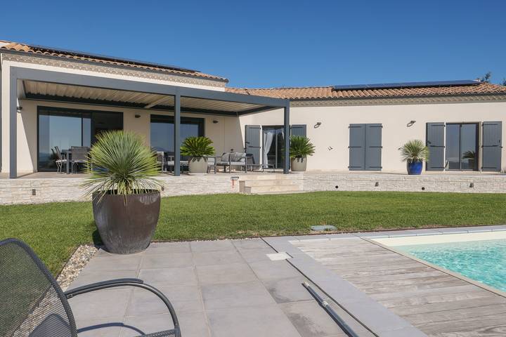 Villa pour 6 personnes, avec terrasse et jardin - 1