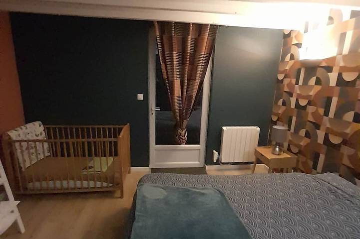 Location de vacances pour 10 personnes, avec terrasse ainsi que jardin et jacuzzi à Rety - 4