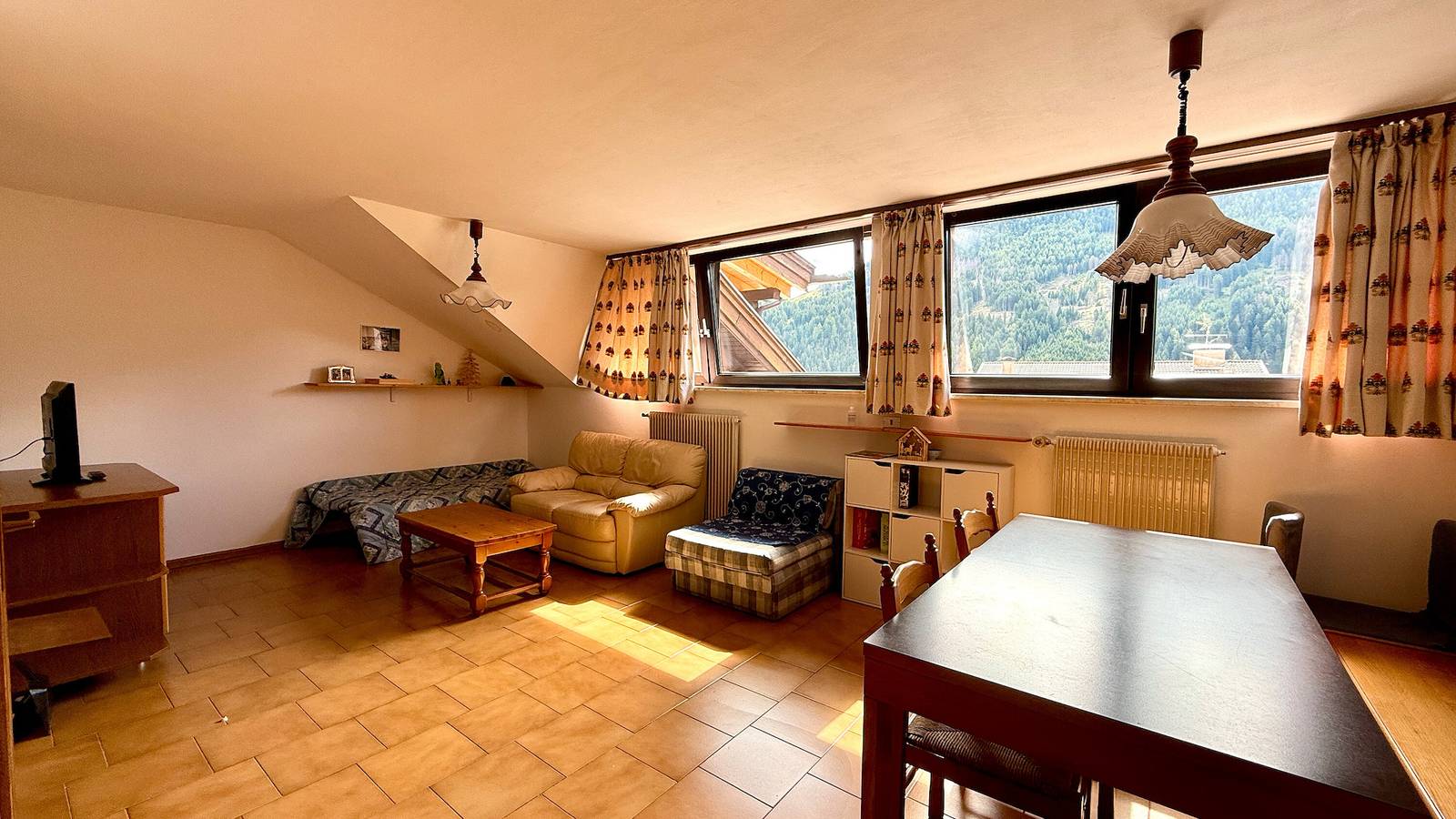 Ganze Wohnung, Apartment 'Roda Di Vael' mit Bergblick und Gemeinschaftsgarten in San Giovanni di Fassa, Dolomiti Superski