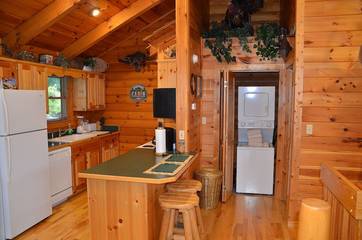 Log Cabin for 2 Guests in Wears Valley, Sevier County, Picture 1