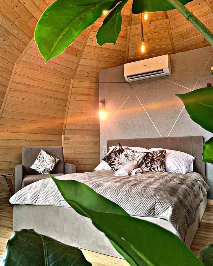 Forest Glamp & Jacuzzi in Karpaty (Polska)