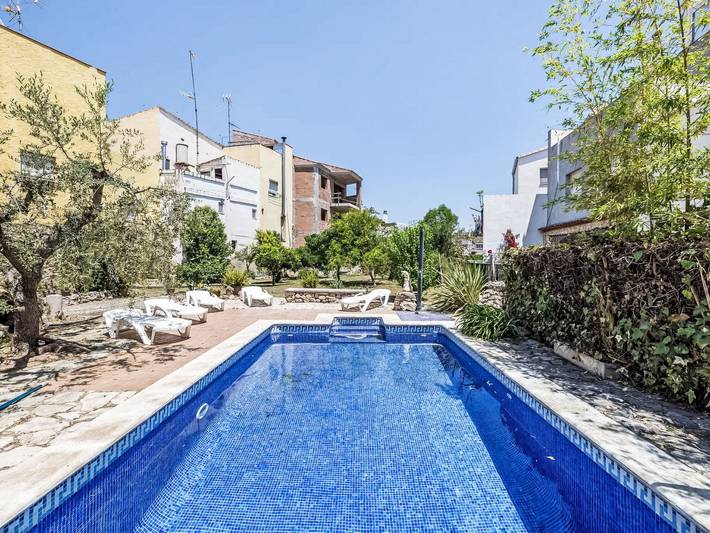 Ferienpark für 6 Personen, mit Balkon und Terrasse sowie Garten und Pool
