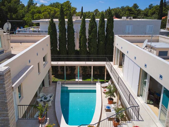 Villa pour 16 personnes, avec balcon à Bol - 2