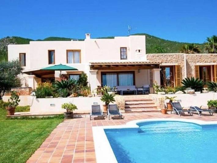 Villa for 6 people, with Terrace and Garden as well as Pool in Ibiza (Municipality)