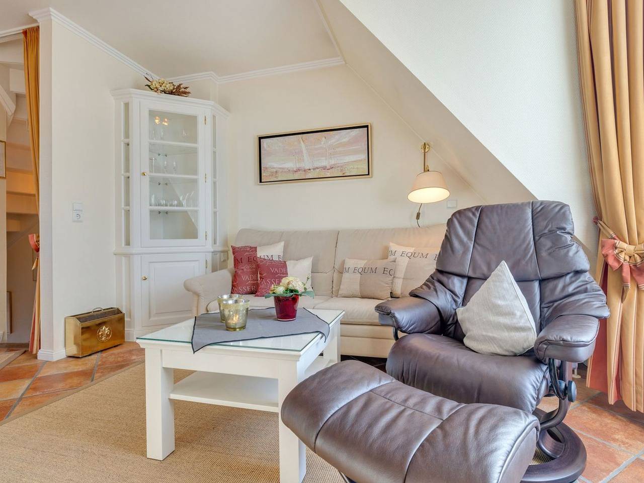 Ganze Ferienwohnung, Westerbrise, App. 6 - In einer ruhigen Sackgasse erwartet Sie dieses Urlaubsdomizil. in Wenningstedt, Sylt