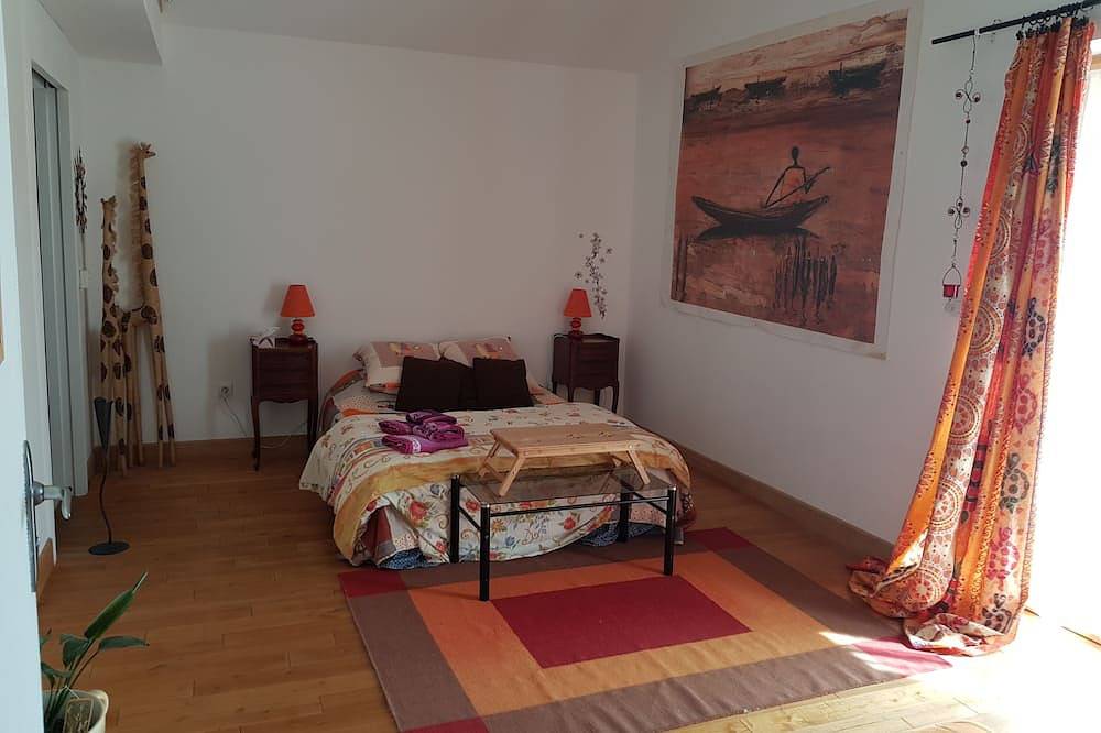 Appartement entier, Au p'tit Venton (maison passive), en campagne a 1km du chemin du halage in La Jaille-Yvon, Région de Segré