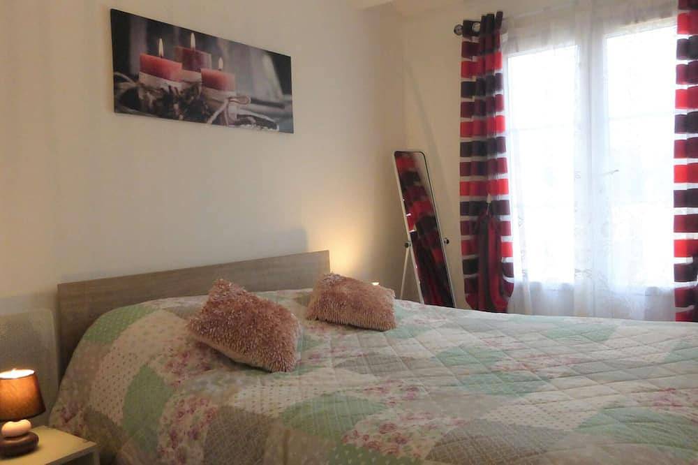 Maison plain-pied avec jardin clos, 6 personnes, proche plage et centre, parking, 3 chambres in Givrand, Vallée de la Loire