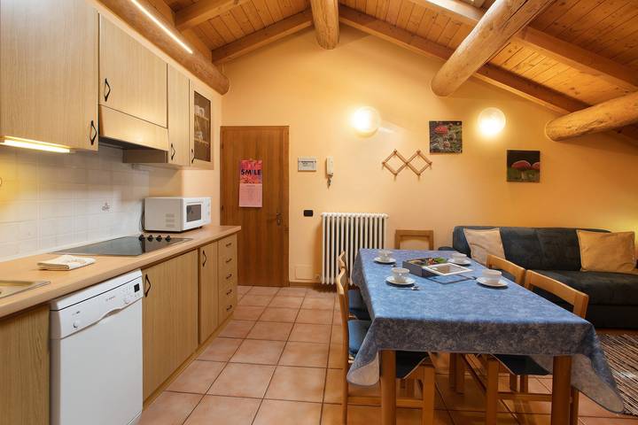 Appartamento intero, Appartamento 'Bait Dal Cucù Canton' con vista sulle montagne, giardino in comune e Wi-Fi in Livigno (Borgo), Livigno