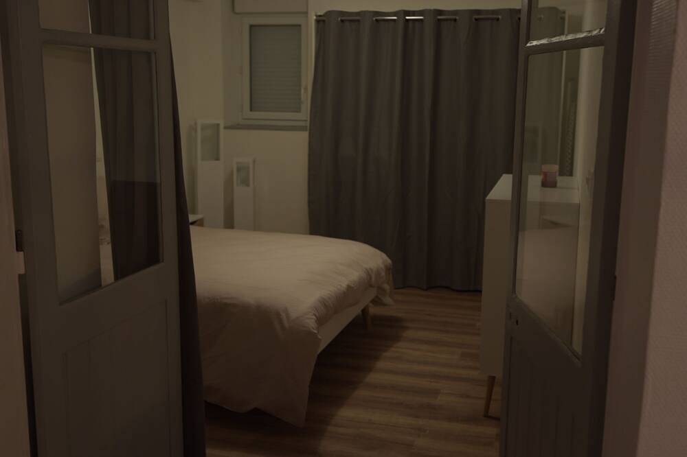 Appartement entier, Appartement Cosy plein centre - espaces extérieurs privés (Cour et Patio) in Auxerre, Région d'Auxerre