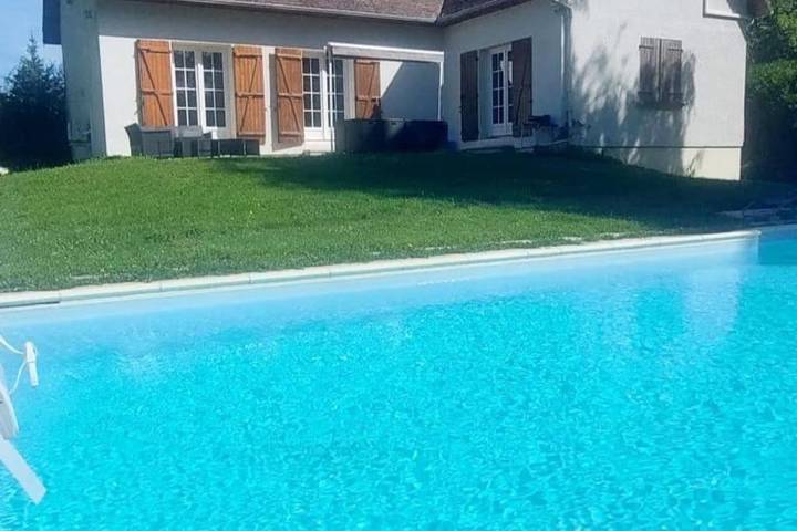 Villa pour 12 personnes, avec vue ainsi que piscine et jardin - 1
