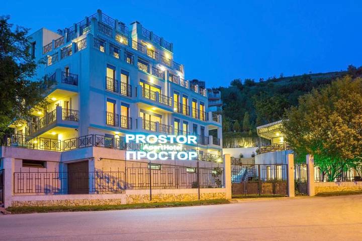 Apartahotel para 3 personas, con piscina y jardín en Bulgaria