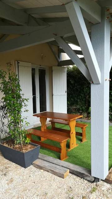 Gîte pour 3 personnes, avec terrasse ainsi que jardin et vue à Cénac-et-Saint-Julien