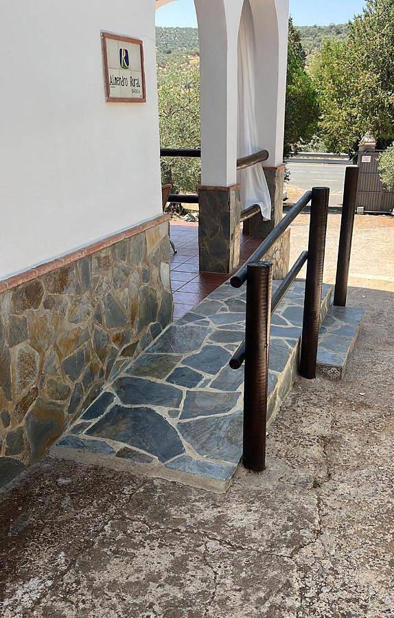 Casa de vacaciones para 8 personas, con terraza además de jardín y piscina en Sierra Norte de Sevilla - 4