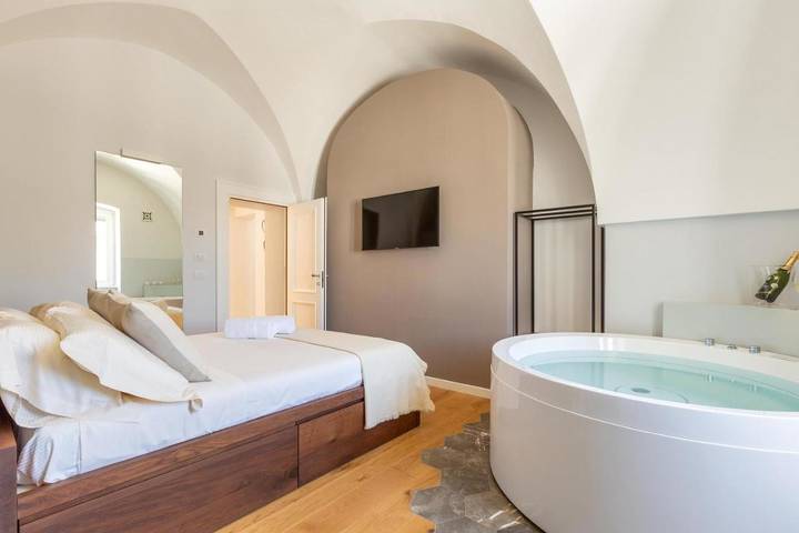 BnB für 2 Personen, mit Pool und Whirlpool sowie Terrasse in Ostuni