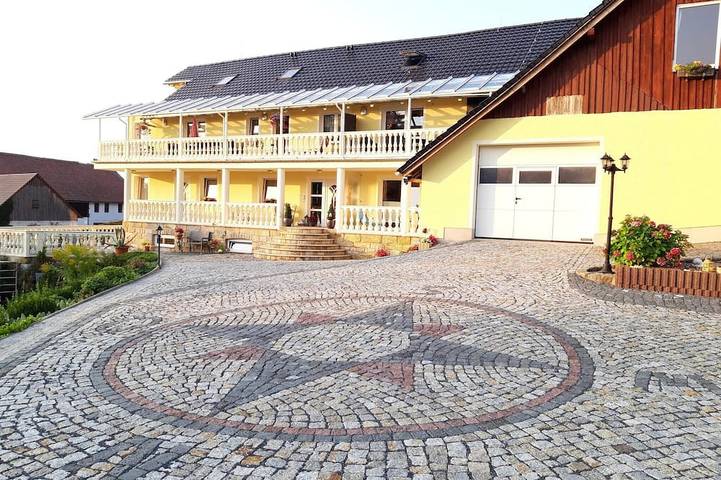 Ferienwohnung für 10 Personen, mit Garten in Lichtenhain