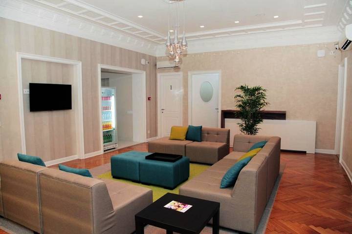 Hostal para 3 personas, con vistas y terraza en Belgrado