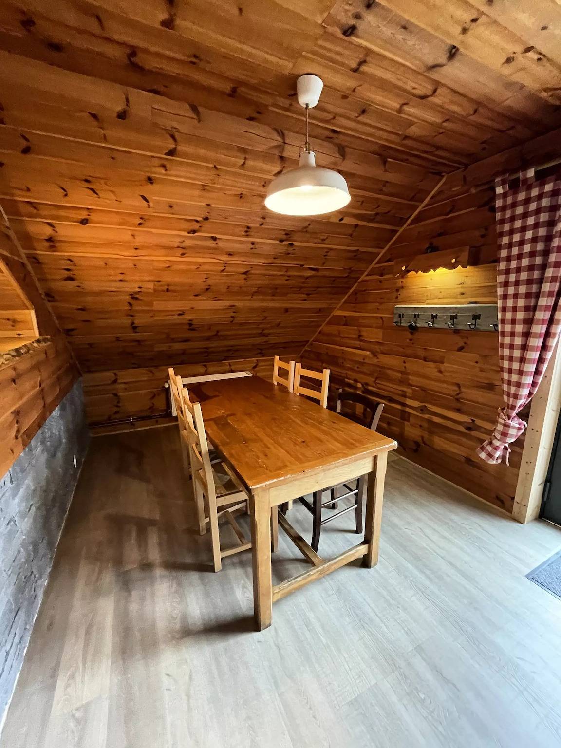 Appartement entier, Appartement le Prat-de-bouc in Albepierre-Bredons, Parc naturel régional des Volcans d'Auvergne