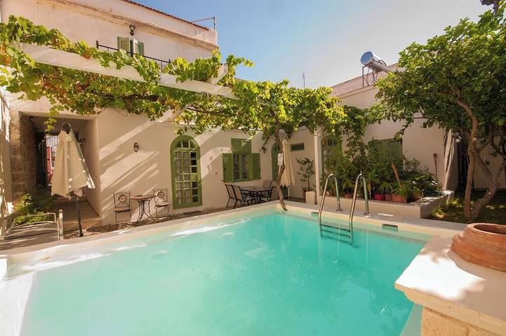 Vakantiehuis voor 13 personen, met tuin en balkon, met huisdier in Rhodos Stad