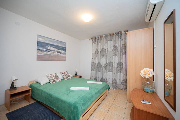 Ferienwohnung für 5 Personen, mit Balkon/Terrasse, mit Haustier in Pakostane