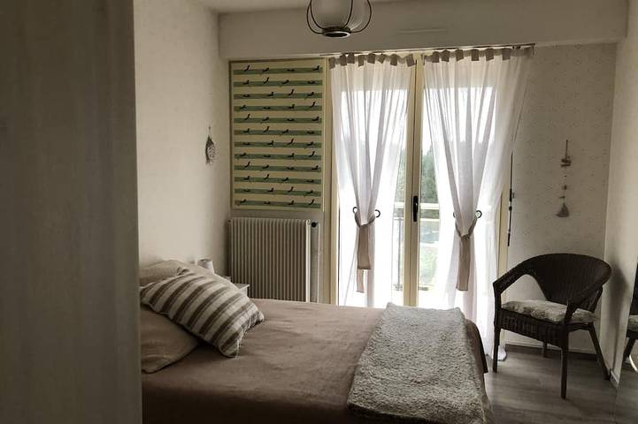Gîte pour 6 personnes, avec piscine et balcon dans Plage du Hôme - 2