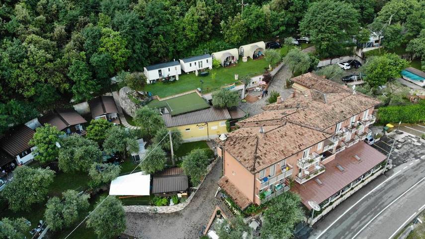 Camping pour 4 personnes, avec Terrasse et Jardin ainsi que Vue et Vue sur le lac à Malcesine