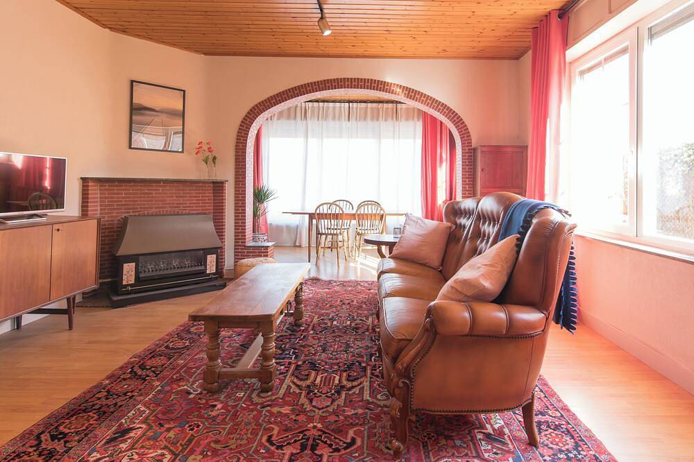 Charming house with small garden near city center bruges in Brügge, Westflandern