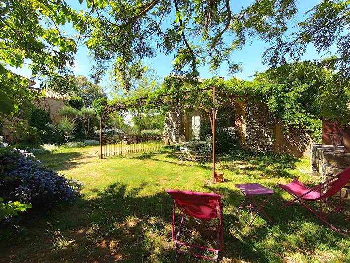 Gîte pour 2 personnes, avec jardin dans l' Hérault