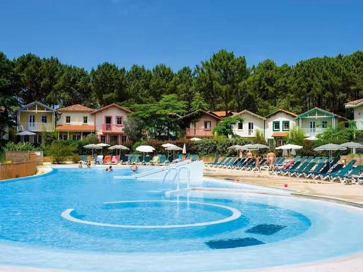 Gîte pour 4 personnes, avec piscine et balcon à Le Temple - 3