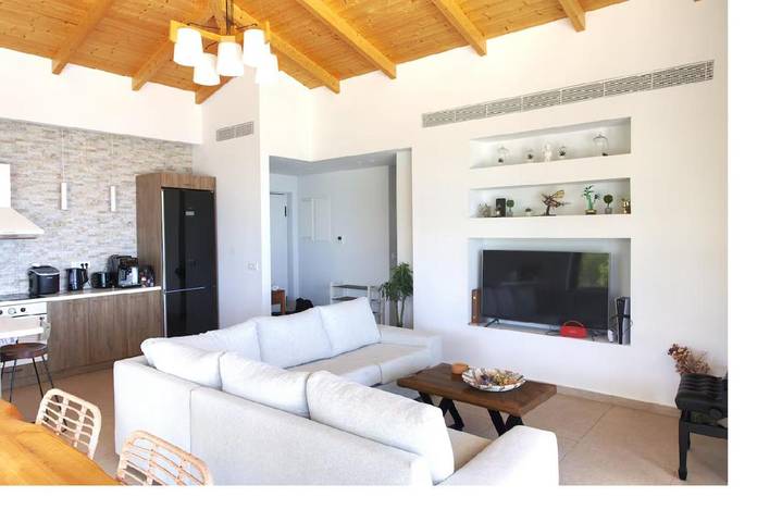 Maison d’hôte pour 8 personnes, avec Balcon et Terrasse ainsi que Jardin et Piscine