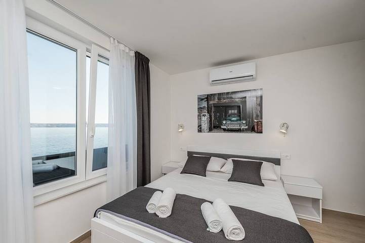 Luxury Villa Solis - Four Bedroom Villa with Terrace and Sea View in Lukovo, Kvarner Festland
