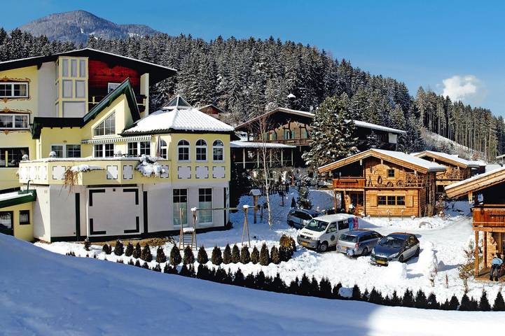 Hütte für 6 Personen, mit Balkon und Terrasse sowie Garten und Sauna in Fügen