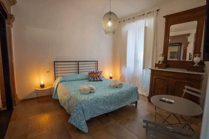 Holiday rental for 2 people in Bosa
