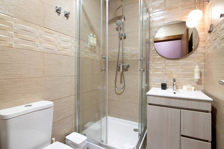 Chambre 'Quarto Twin Comfort Plus 102' avec Terrasse partagée, Wi-Fi et Climatisation in São Pedro, Faro (Sé e São Pedro)