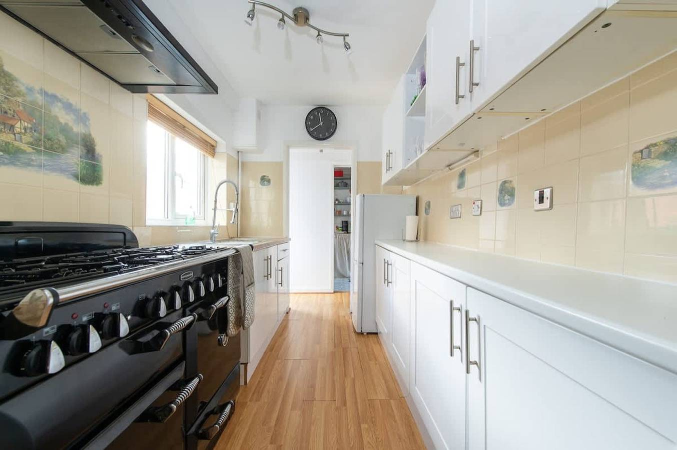 Central 2 Br Cosy House in Warwickshire