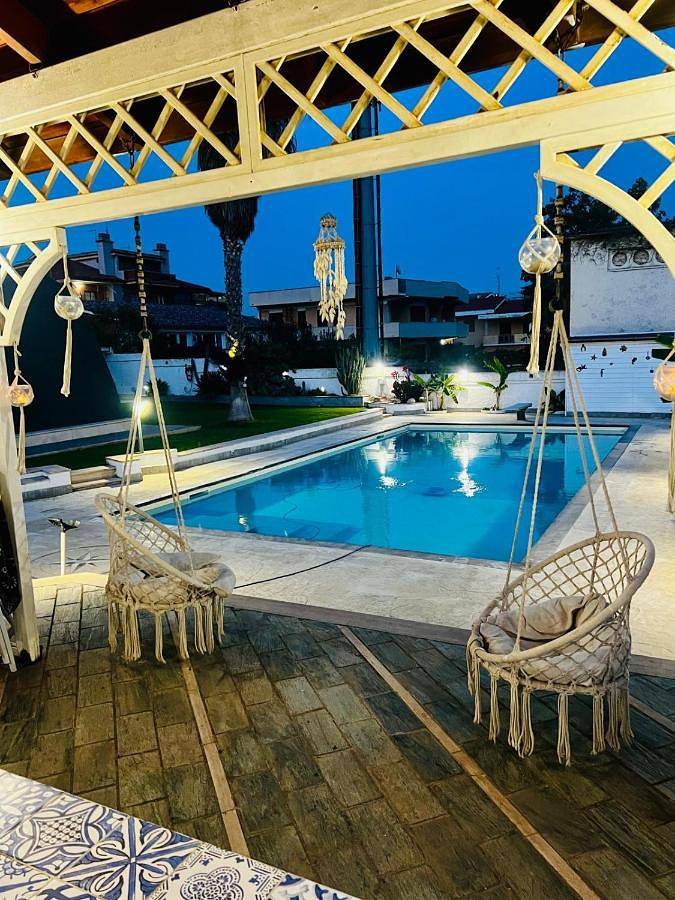 Villa per 19 persone, con giardino e panorama nonché piscina, con animali domestici - 1