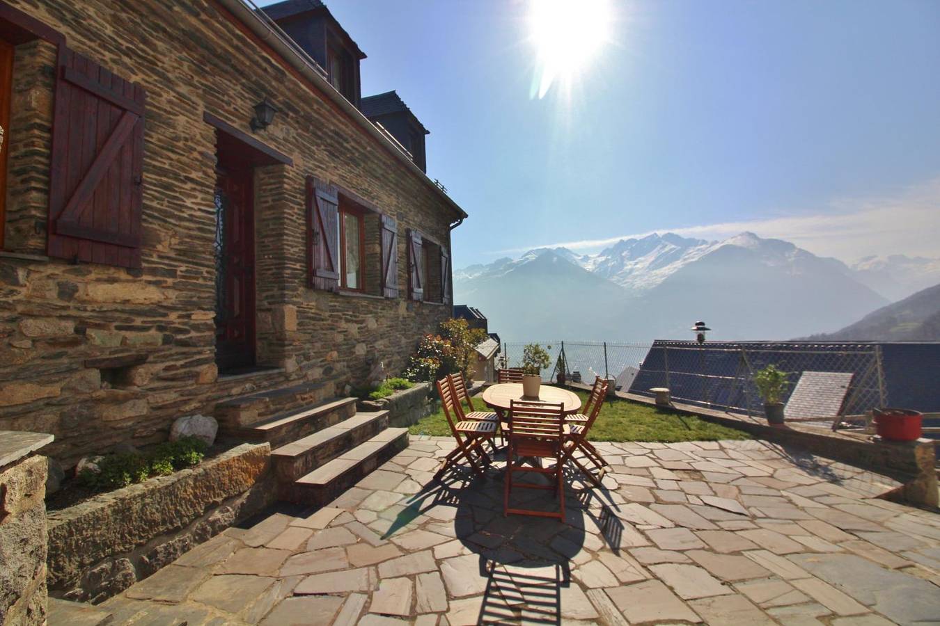 Casa de huéspedes para 6 personas con terraza in Grust, Parque nacional de los Pirineos