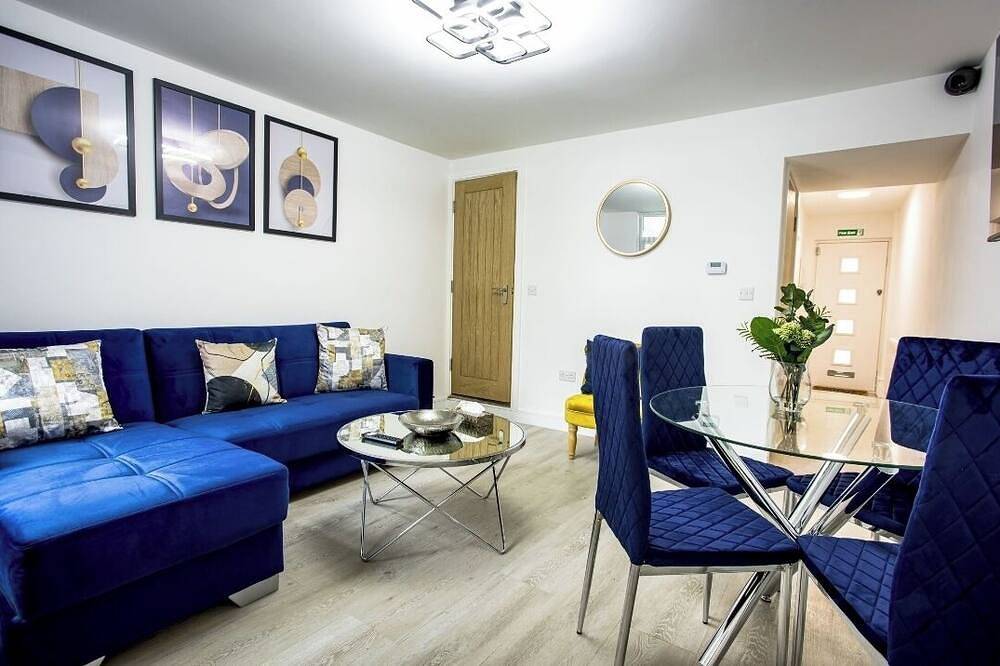 Cosy Cruise Cribs - Modern Home From Home - Central Location. in Stoke-on-Trent, Midlands