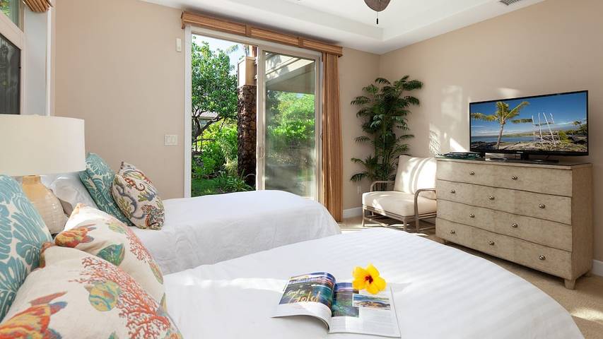 Holiday home for 10 people, with pool and garden as well as hot tub - 1